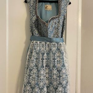 Alte Liebe Dirndl. Size 46 bust which equates to size 18 dress.